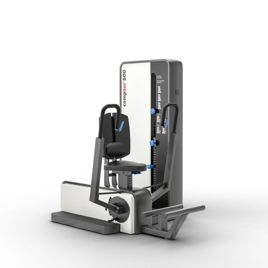 Compass 600 – maszyna do ćwiczeń Chest Press/Rowing, widok z przodu.