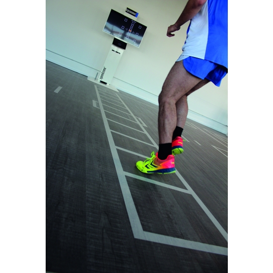 h/p/cosmos Speedzone – interaktywna podłoga z wizualizacją ćwiczeń na ekranie.