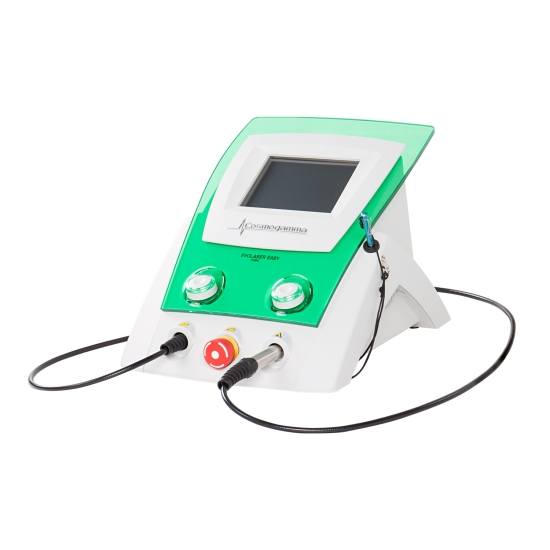 EVO Laser 13W – aparat do laseroterapii z ekranem dotykowym i podłączonym aplikatorem.