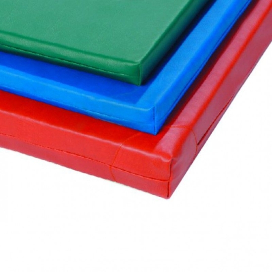 Materac rehabilitacyjny MG-5, dostępny w kolorach zielonym, niebieskim i czerwonym.