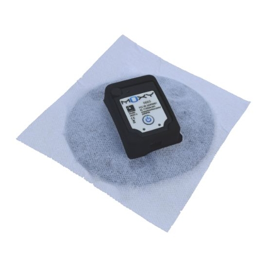 Moxy Monitor – sensor umieszczony w plastrze samoprzylepnym.