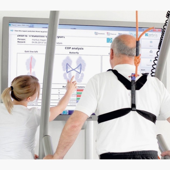 Rehawalk – analiza chodu pacjenta na dużym ekranie, terapia z biofeedbackiem wizualnym.