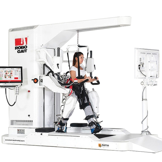 RoboGait – robot do reedukacji chodu z systemem odciążenia i interaktywnymi ekranami treningowymi.