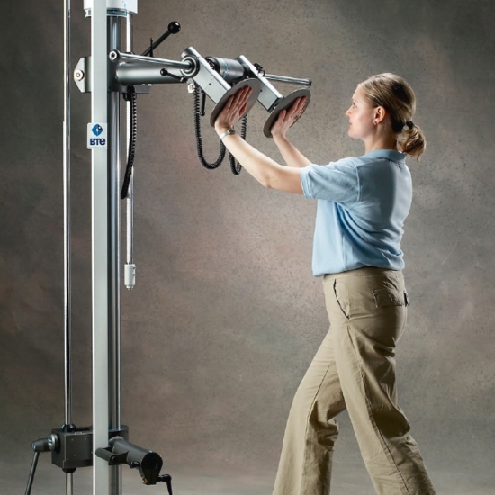 Simulator II – system do obiektywnej oceny i treningu, ćwiczenia kończyn górnych w pozycji stojącej.