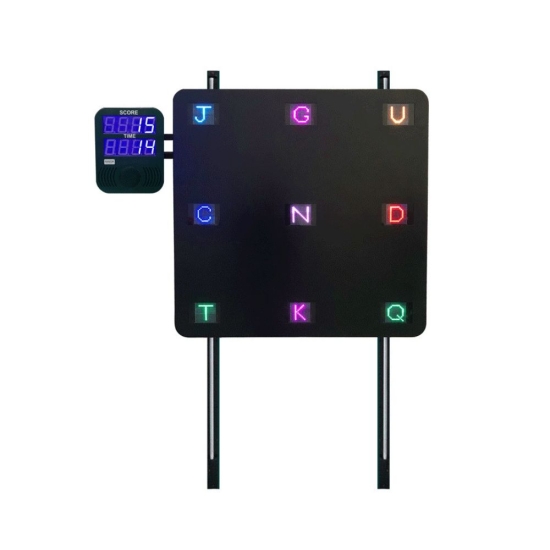 SMARTfit Low Impact Mini – tablica treningowa z podświetlanymi literami w różnych kolorach.