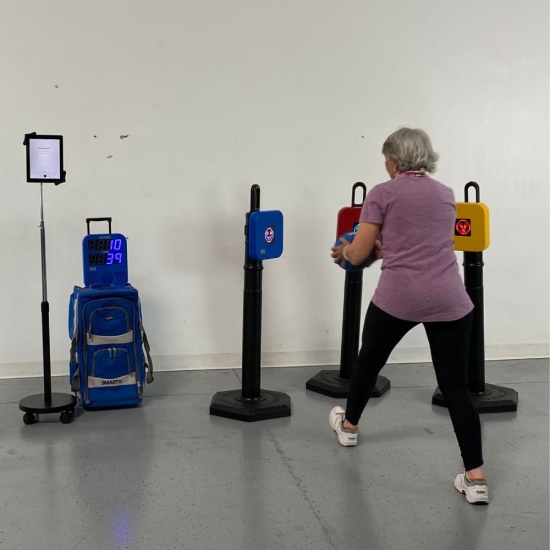 SMARTfit Neuro Rehab Kit – rehabilitacja poznawczo-ruchowa, trening reakcji z piłką.