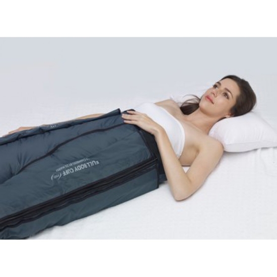 Spodnie do aparatu DL1200H – pacjentka w trakcie zabiegu presoterapii.