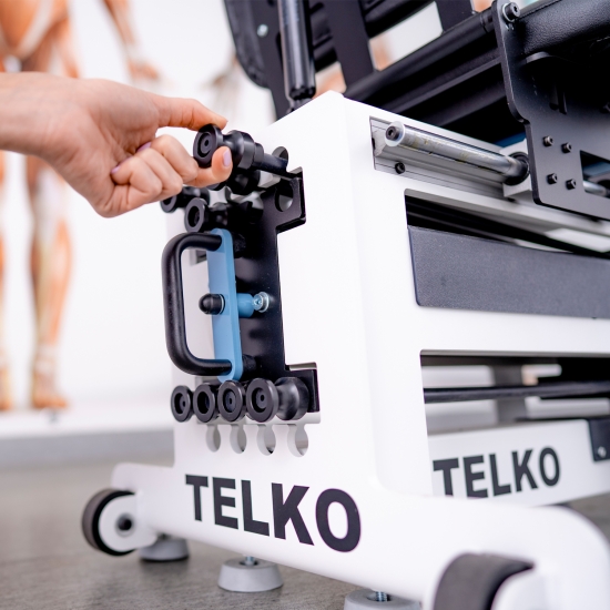 Telko – regulacja i detale techniczne urządzenia do rehabilitacji kończyn dolnych.
