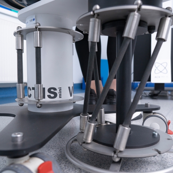 Vectis Mini – mechanizm oporu elastycznego zastosowany w urządzeniu do rehabilitacji stawu ramiennego.