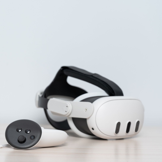 X-Visio Pro – gogle VR z kontrolerem do terapii w wirtualnej rzeczywistości.