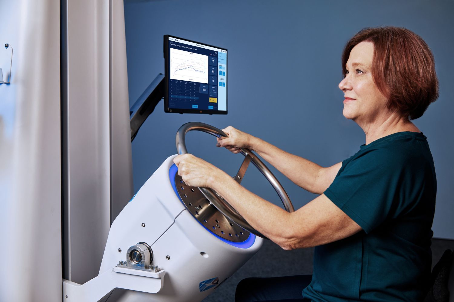 Rehabilitacja siłowa kończyn górnych u osoby starszej z użyciem systemu Saffire.