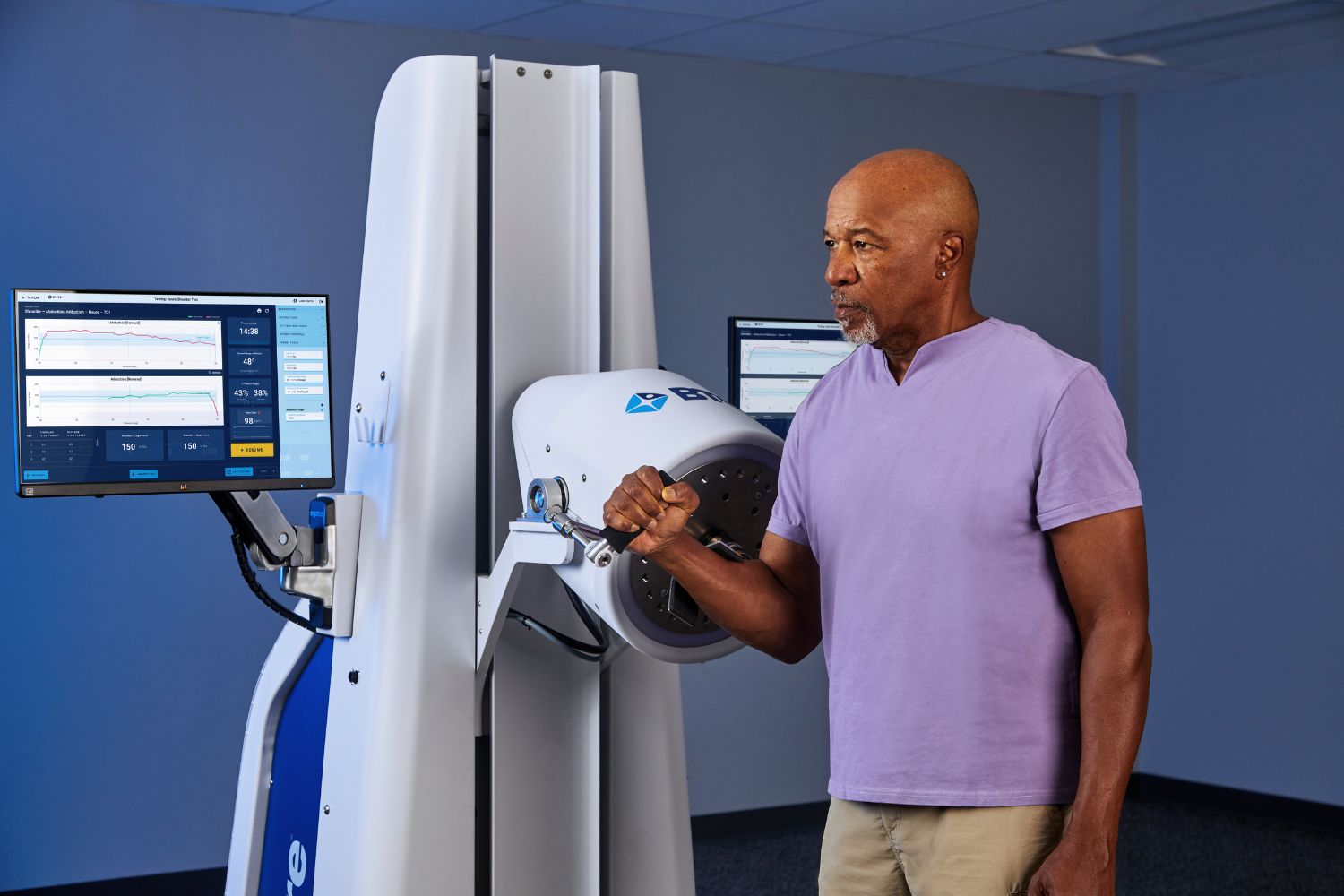 Saffire – urządzenie do oporowego treningu kończyn górnych z regulowanym ramieniem roboczym.